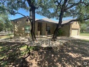 Building Photo - 313 Bedford Dr