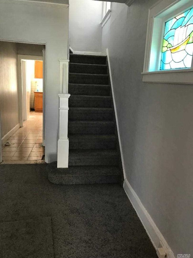 Foto del edificio - 228-70 Mentone Ave
