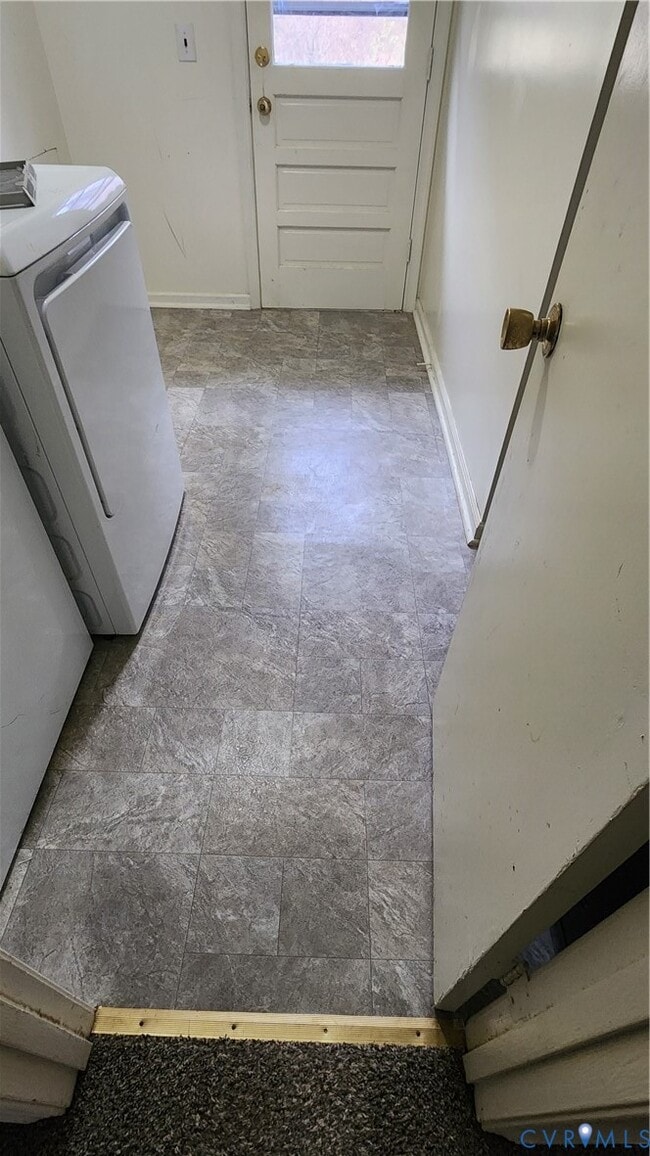 Foto del edificio - 424 Round Top Ave