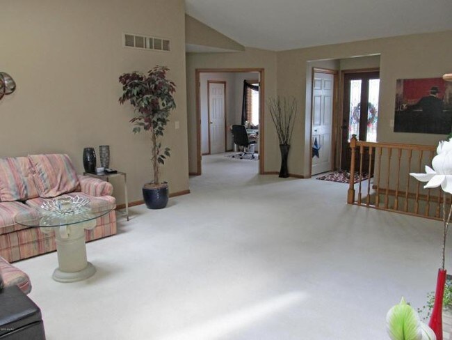 Building Photo - 3 bedroom in Portage MI 49002