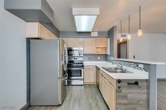 Building Photo - 3168 Tarpon