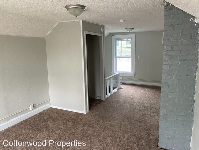 Building Photo - 3 br, 1 bath House - 34 Carroll St