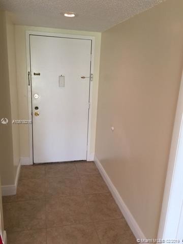 Building Photo - 491 Racquet Club Rd
