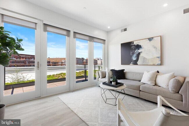 Foto del edificio - 3709 New Hampshire Ave NW