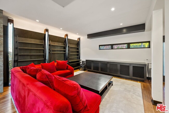 Building Photo - 215 S Anita Ave