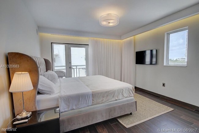 Foto del edificio - 1701 Sunset Harbor Dr