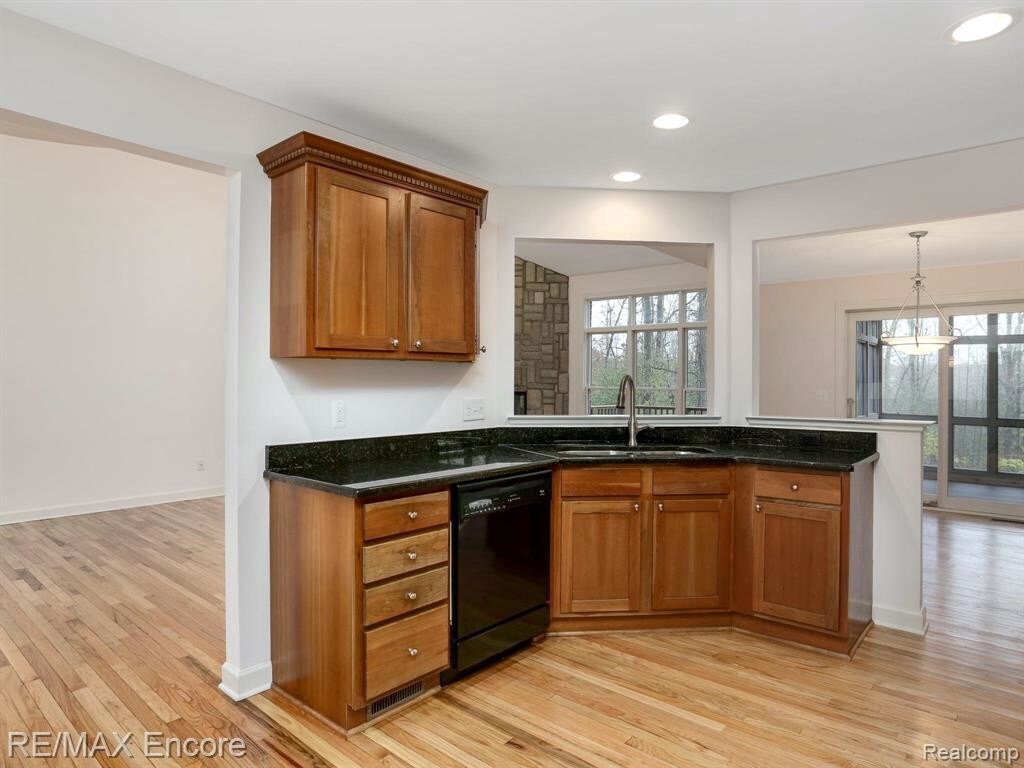 Primary Photo - 4674 Oakhurst Ridge Rd
