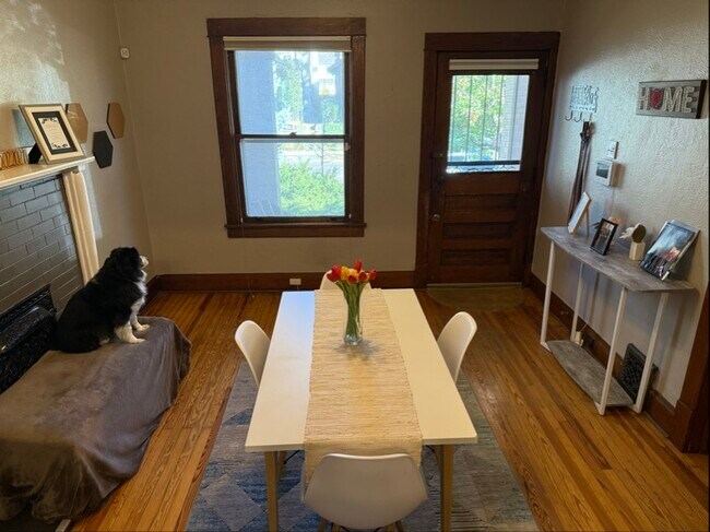 Foto del edificio - 371 S Franklin St