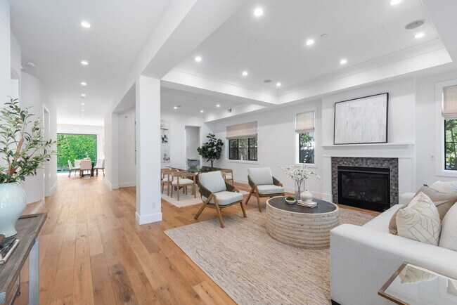 Building Photo - 2611 Castle Heights Pl