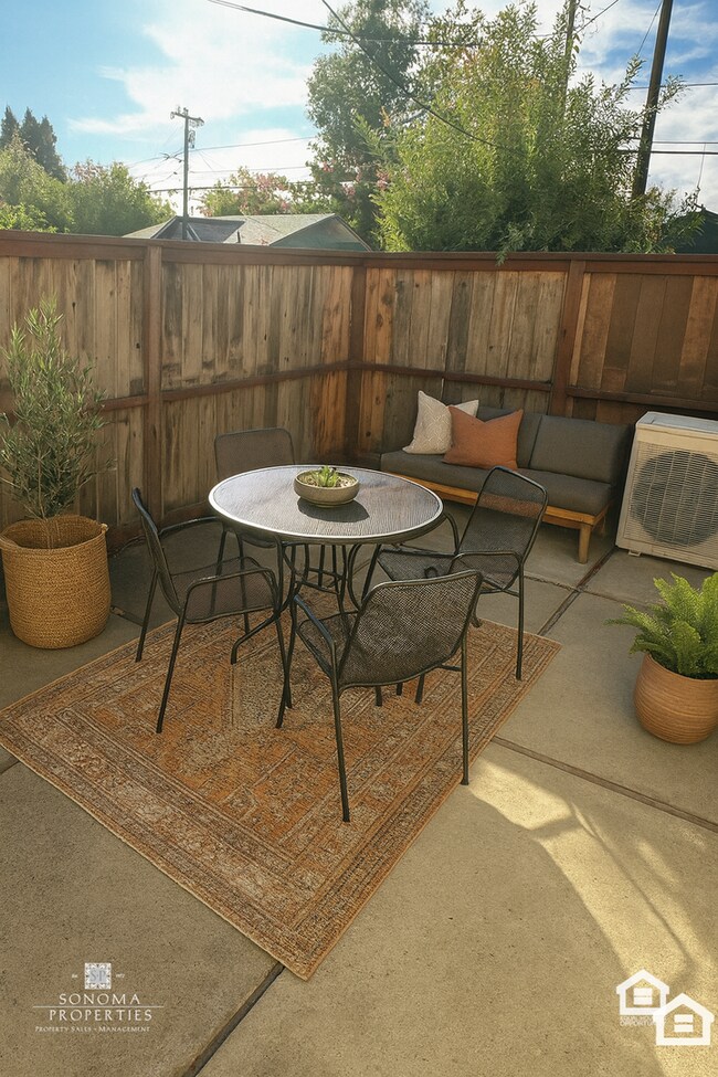 Foto del edificio - Modern Downstairs 2-Bedroom Unit Minutes from Sonoma Plaza