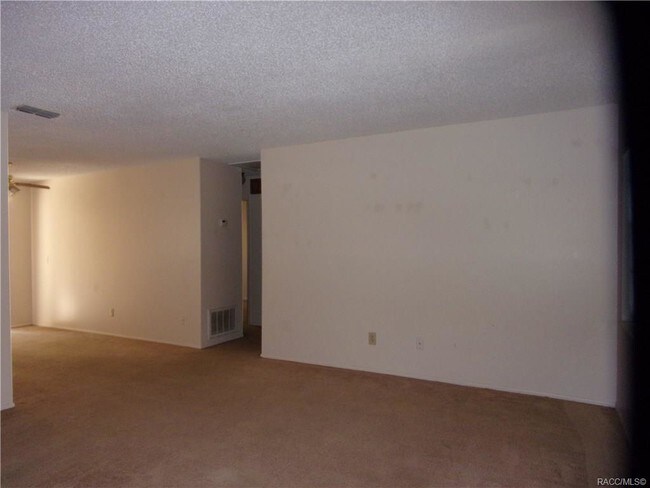 Building Photo - 2372 S Sandburg Point