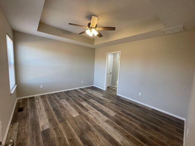 Foto del edificio - 207 W. Canterbury, Willard, MO