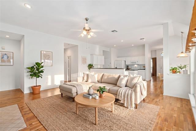 Building Photo - 9844 Meadow Rue Dr