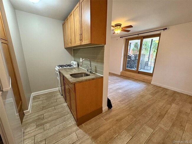 Foto del edificio - 61-33 69th St