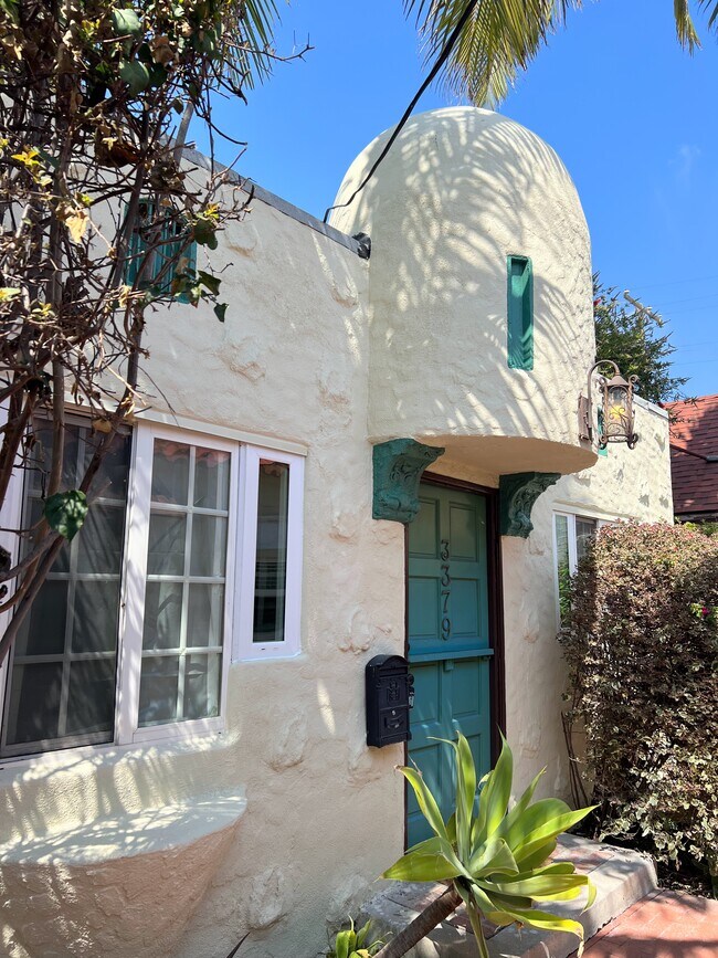 Turret entry - 3379 30th St