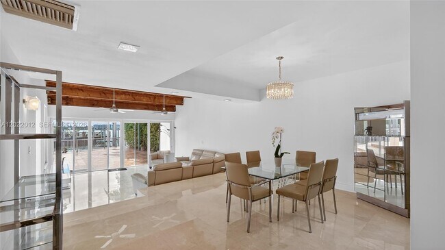 Foto del edificio - 3226 NE 168th St