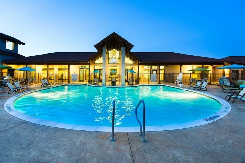 Carriage Homes On The Lake FREE RENT Apartments Garland, TX