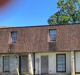 Primary Photo - 122 Marigny Cir