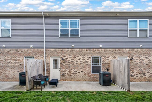 Building Photo - 345 Fallow Cir