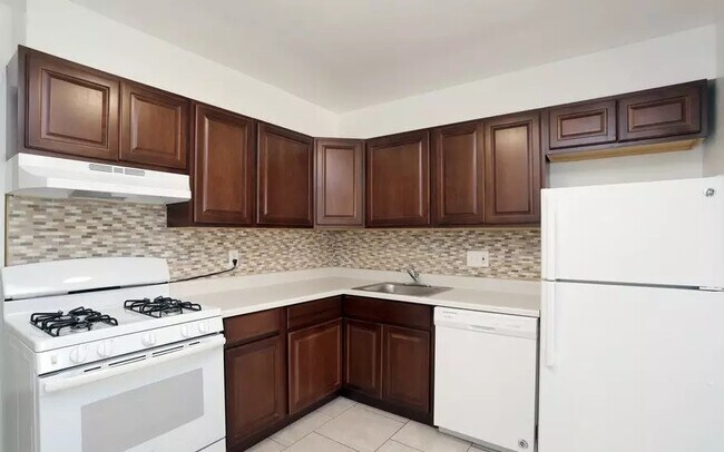 Foto del edificio - Woodcrest Village