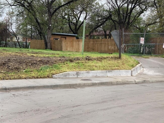 Building Photo - 4150 Palacios Ave