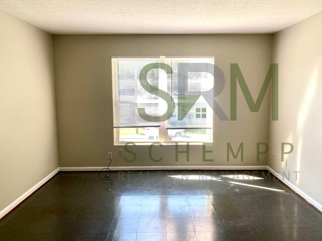 Foto del edificio - Spacious Second Floor 1BR in Portland