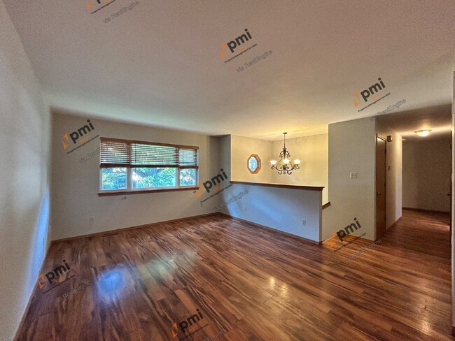 Building Photo - 5531 Mulberry Ave