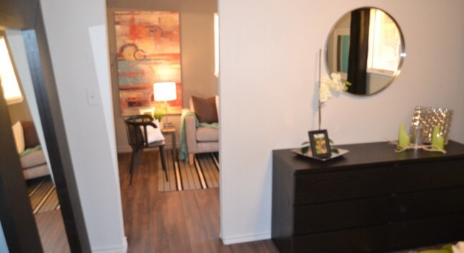 Foto del edificio - 1360 Thorpe Ln