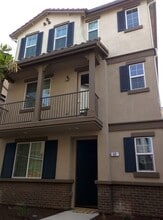 Building Photo - 60 Regency Pl