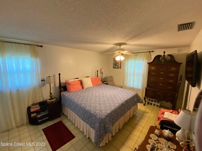 Foto del edificio - 1409 Meadowbrook Rd NE
