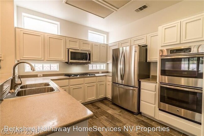 Foto del edificio - 2 br, 2 bath House - 10429 Broom Hill Dr