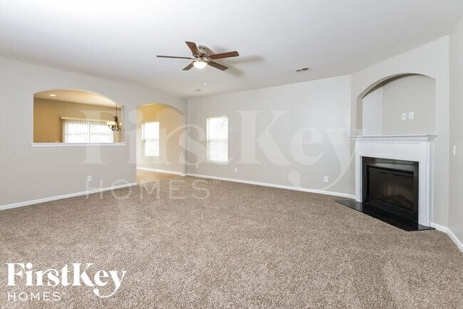 Building Photo - 2510 Glen Ln