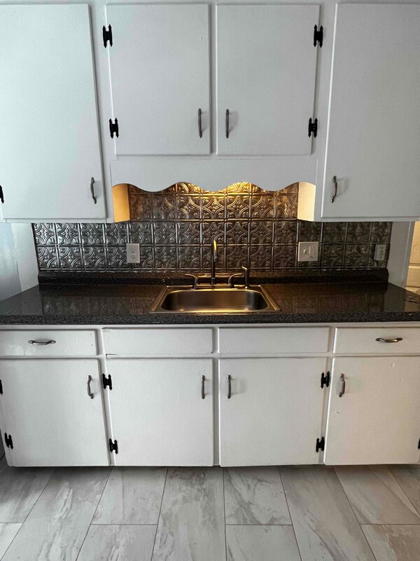 13 Lincoln St Unit C, Somersworth, NH 03878 Room for Rent in