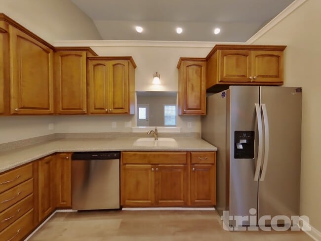 Building Photo - 4687 Bayview Dr