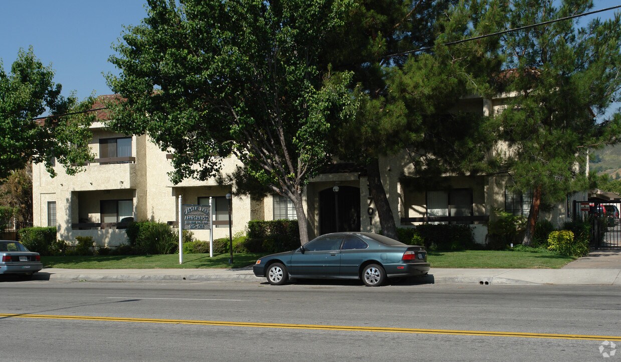 Foto principal - Castaic Lake Apartments