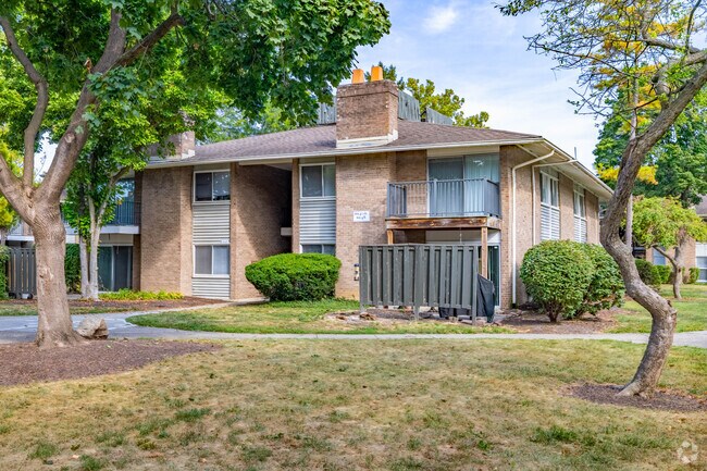 Fotografía del edificio - Villager Apartments