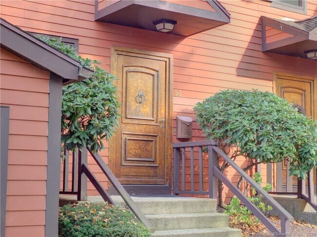 Building Photo - 52 Courtland Dr