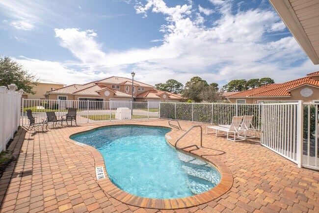 Building Photo - Mira Bella Beachside Townhome