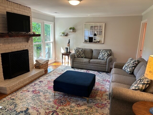 Foto del edificio - 747 Gypsy Ln