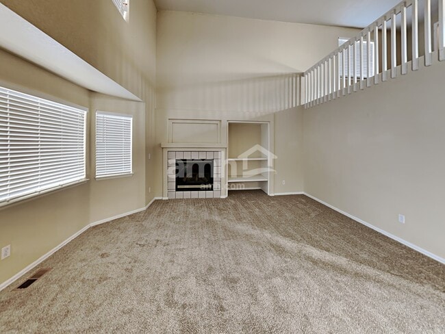 Building Photo - 13985 Elm St