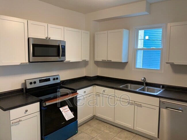 Foto del edificio - 906-908 Ellsworth Ave