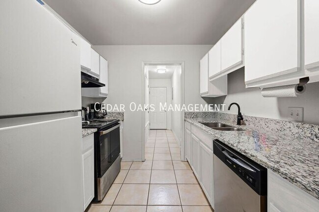 Foto del edificio - 5809 Samantha St