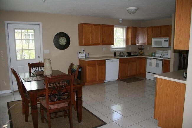 Building Photo - 5 Westview Terrace