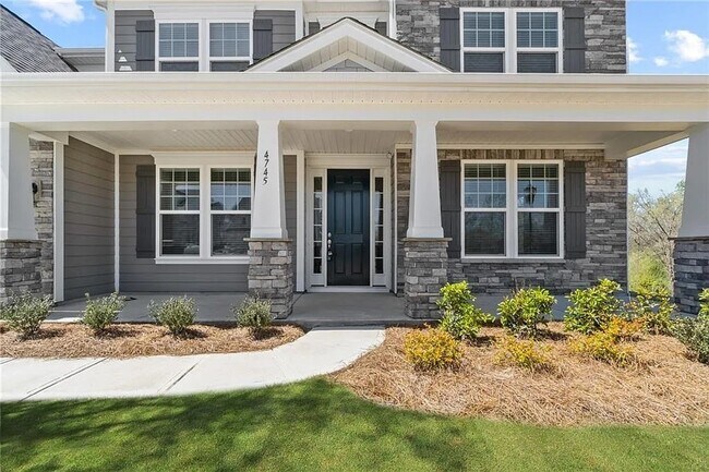 Building Photo - 4745 Kingswood Dr