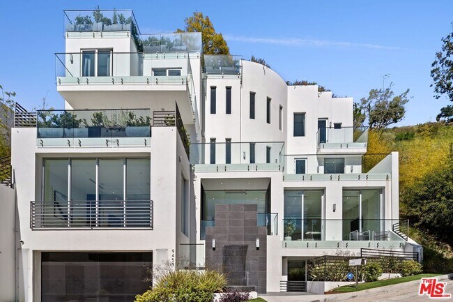 Building Photo - 9459 Beverlycrest Dr