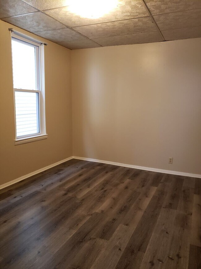 Foto del edificio - 327-329 W. King Street