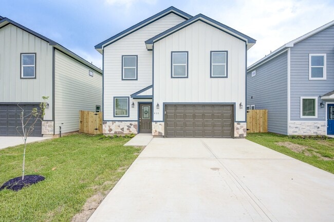 Building Photo - 410 N 4th St