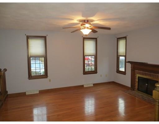 Building Photo - 821 Wellman Ave