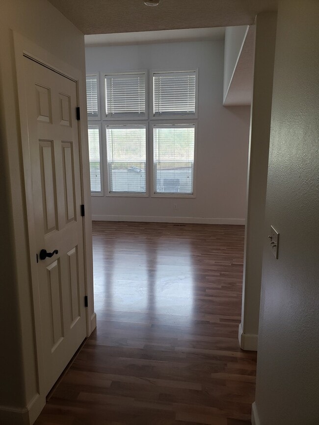 Building Photo - 3017 S Ladera Pl