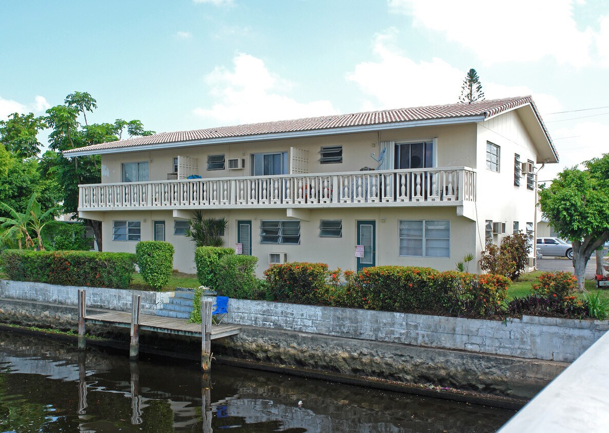 Building Photo - 3049 NW 9th Ave
